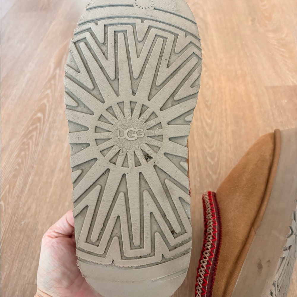 UGG Tasman: Chestnut with Red Trim - Picture 4 of 5